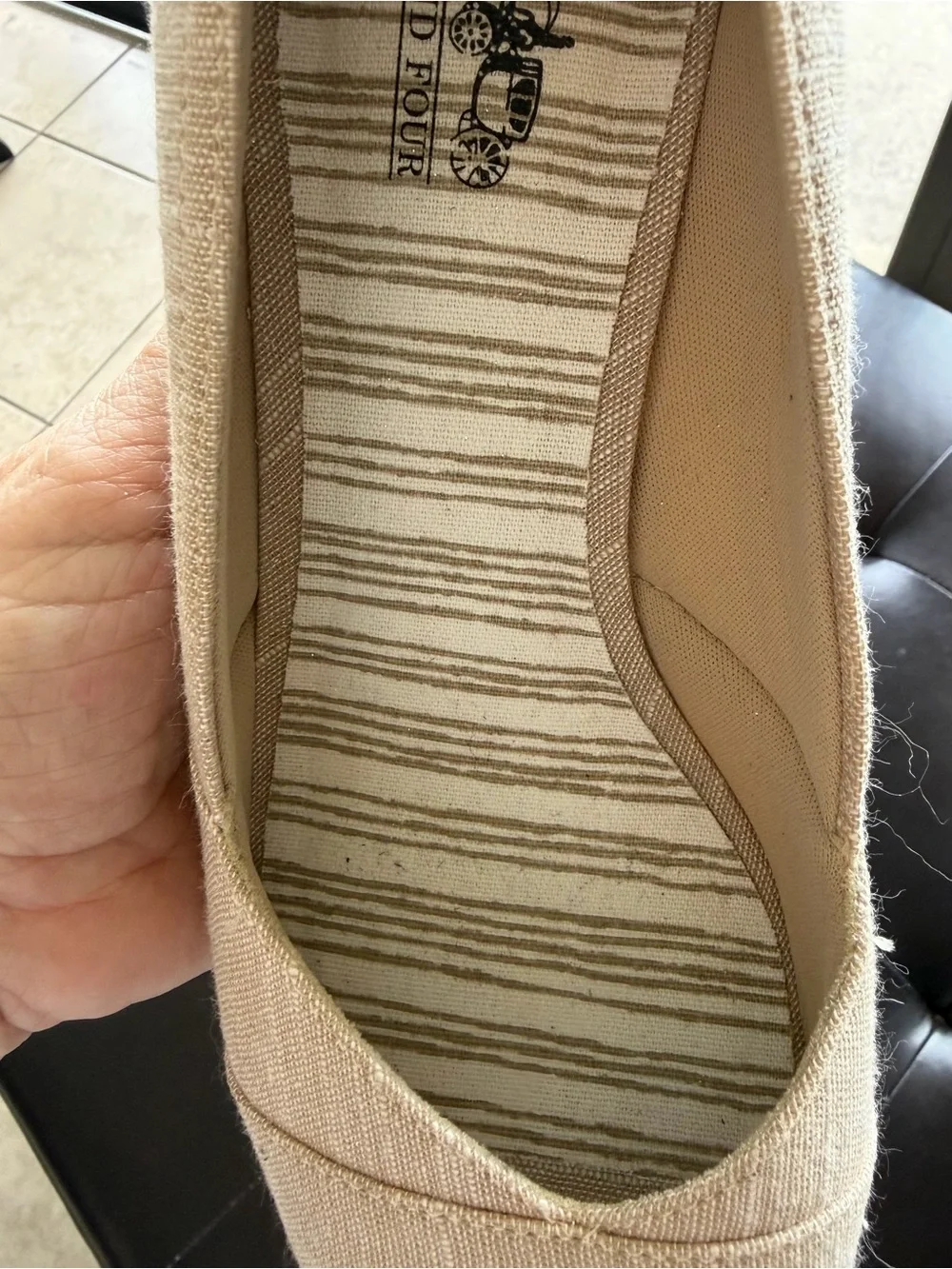Coach and Four Womens Size 8 Beige Fabric Peep Toe Espadrille Wedge Shoes